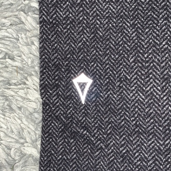 ivivva by lululemon herringbone rhythmic leggings - Picture 3 of 3